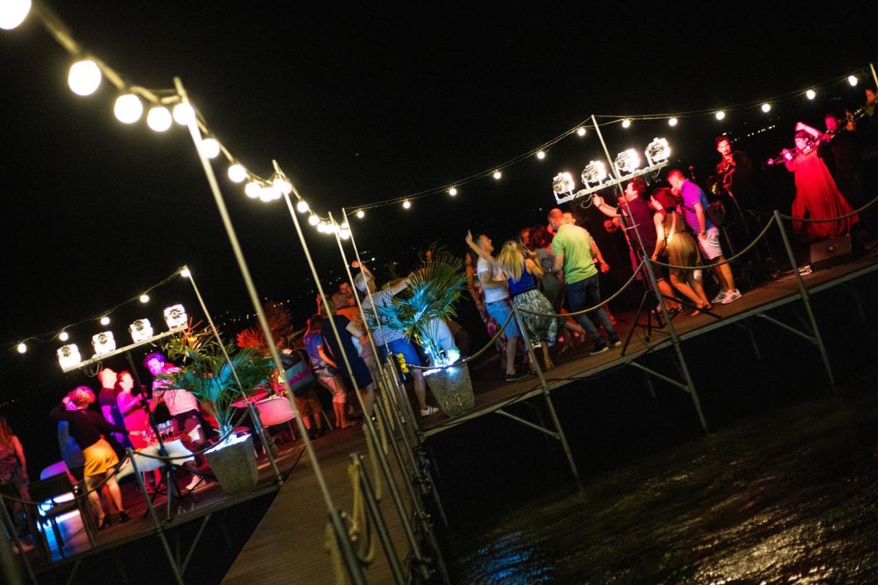 Sunset Resort - Lakeside Boutique Apartments Fonyód エクステリア 写真